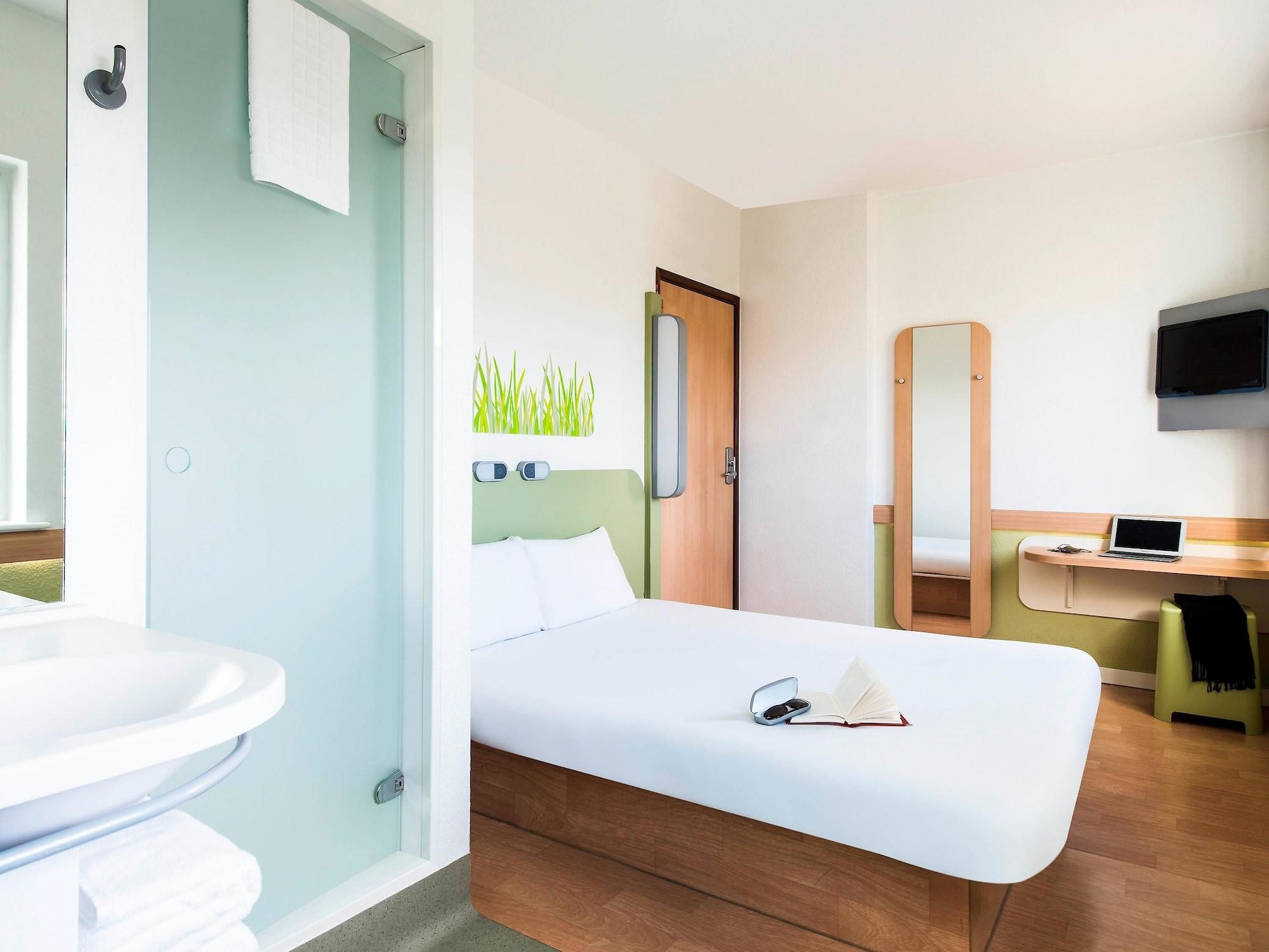 Ibis Budget Leeds Centre Crown Point Road Exteriör bild