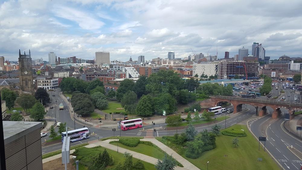 Ibis Budget Leeds Centre Crown Point Road Exteriör bild