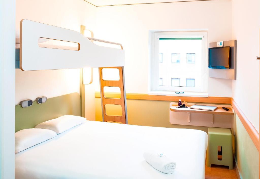 Ibis Budget Leeds Centre Crown Point Road Rum bild