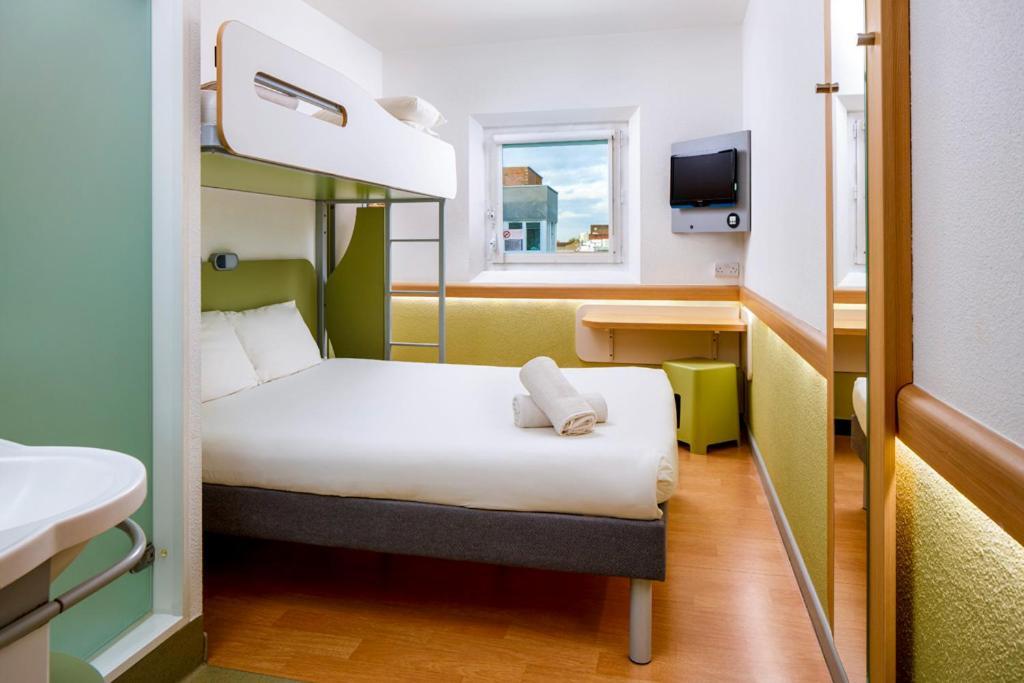 Ibis Budget Leeds Centre Crown Point Road Exteriör bild