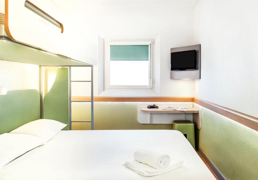 Ibis Budget Leeds Centre Crown Point Road Exteriör bild